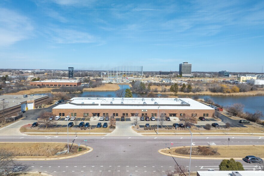 1000 E State Pkwy, Schaumburg, IL à louer - Aérien - Image 2 de 4