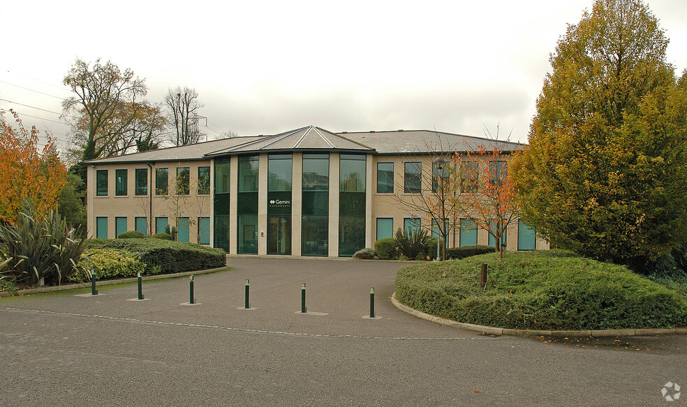 Houghton Hall Park, Dunstable à louer - Photo du bâtiment - Image 2 de 2