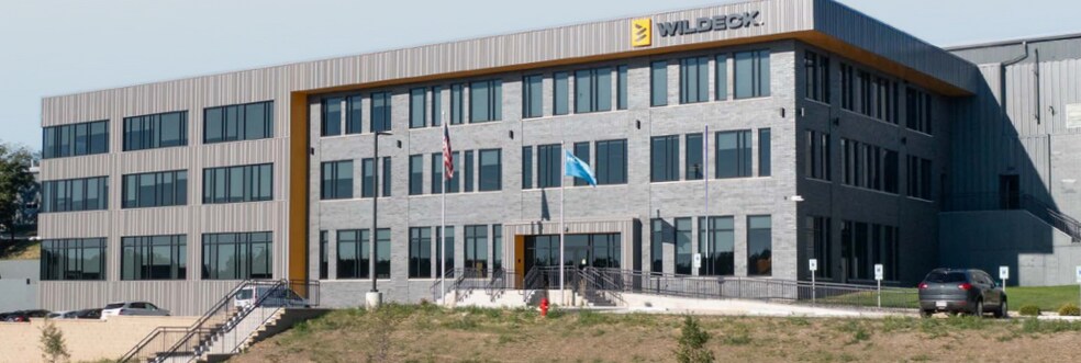 1900 E North St, Waukesha, WI à vendre - Photo du bâtiment - Image 2 de 2