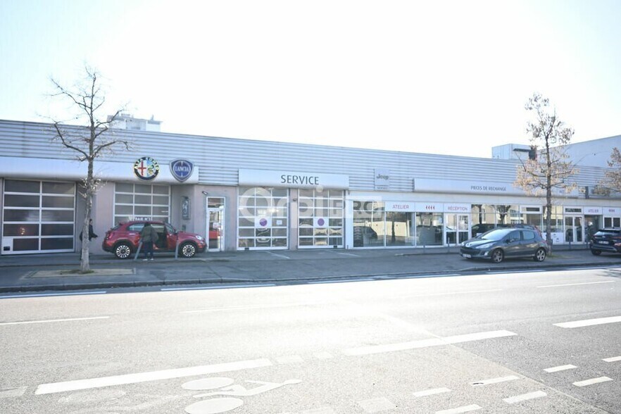 365 Route De Vienne, Vénissieux for lease - Building Photo - Image 1 of 8