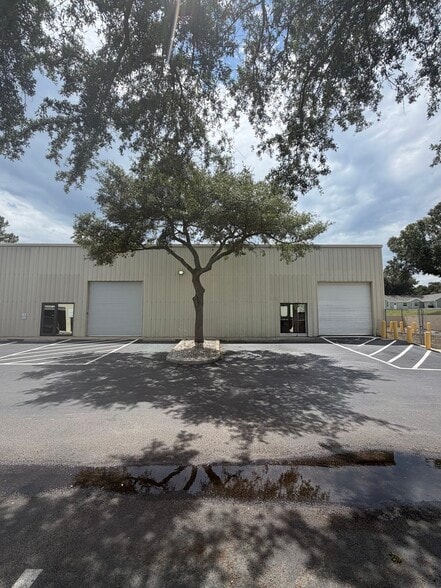 1274 Commons Ct, Clermont, FL à louer - Photo du bâtiment - Image 2 de 6