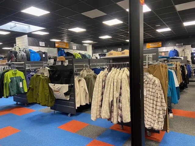 Commerce de détail dans Saint-Priest à louer - Photo intérieure - Image 2 de 4