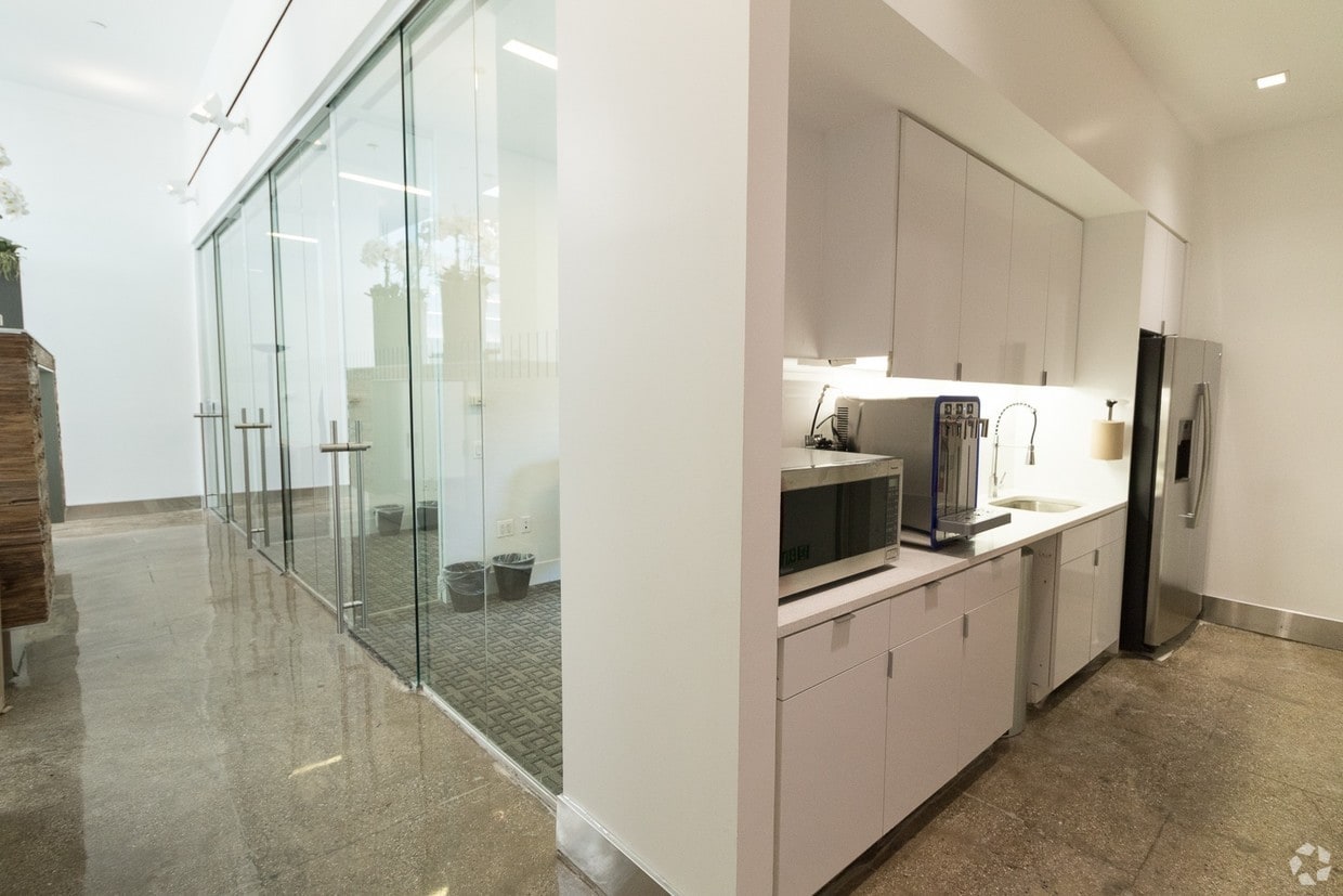 15 W 38th St, New York, NY for lease Interior Photo- Image 1 of 5