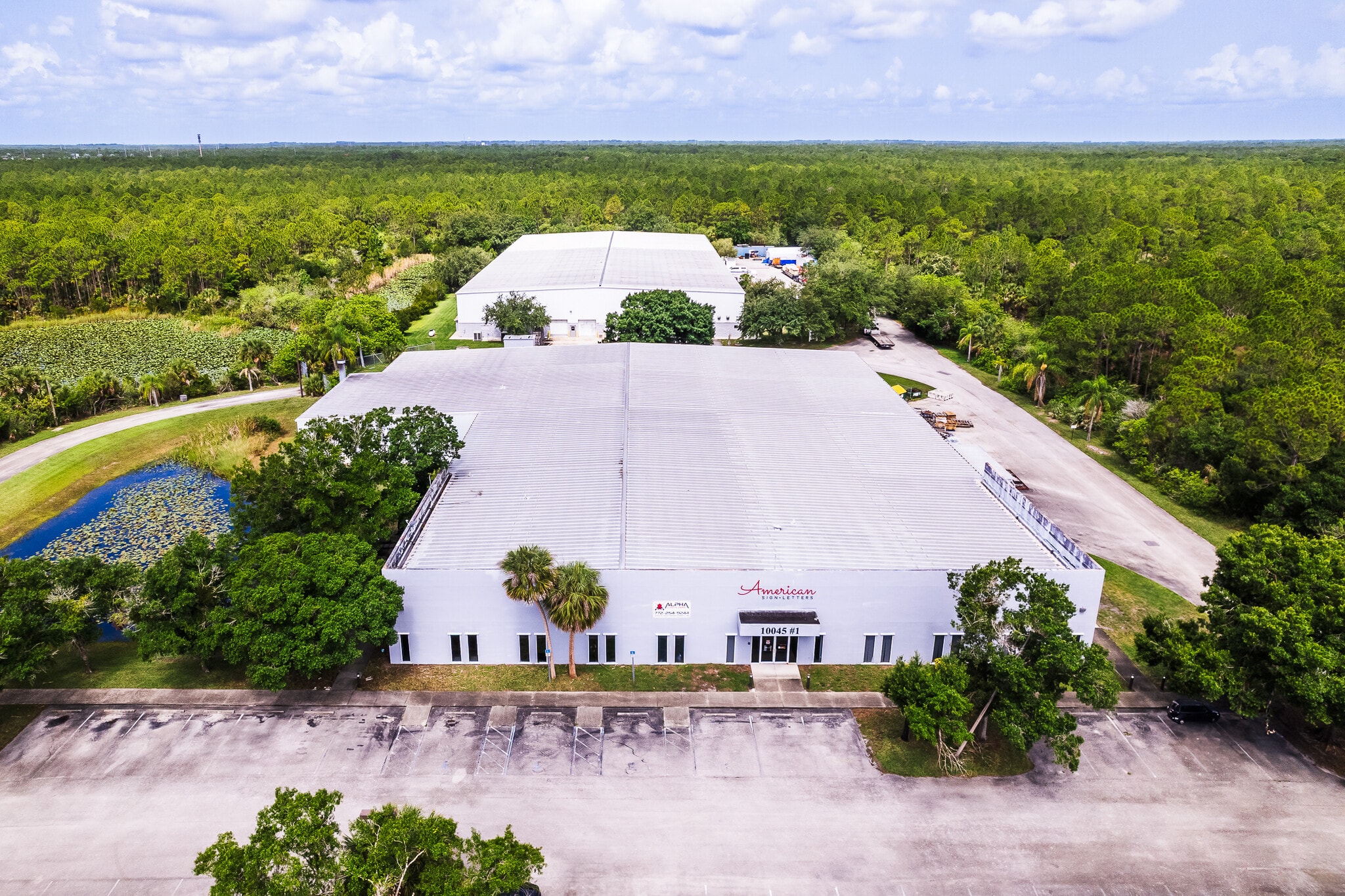 10045 102nd Ter, Sebastian, FL for sale Primary Photo- Image 1 of 29