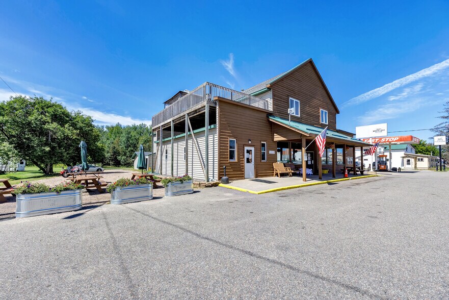 633 Bissell St, White Lake, WI à vendre - Photo du bâtiment - Image 3 de 31
