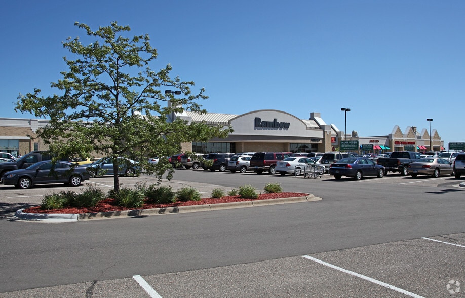 200-244 Pioneer Trl, Chaska, MN for sale - Building Photo - Image 2 of 14