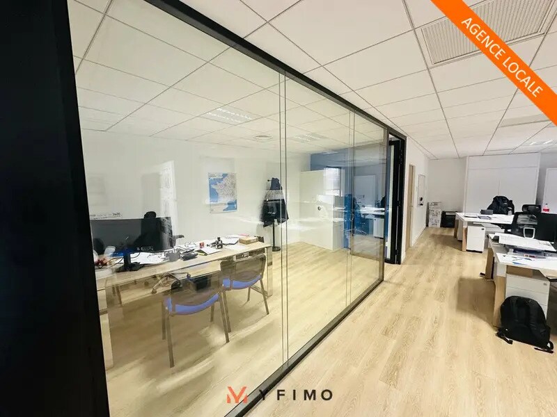 Office in Saint-Germain-en-Laye for lease Interior Photo- Image 1 of 7