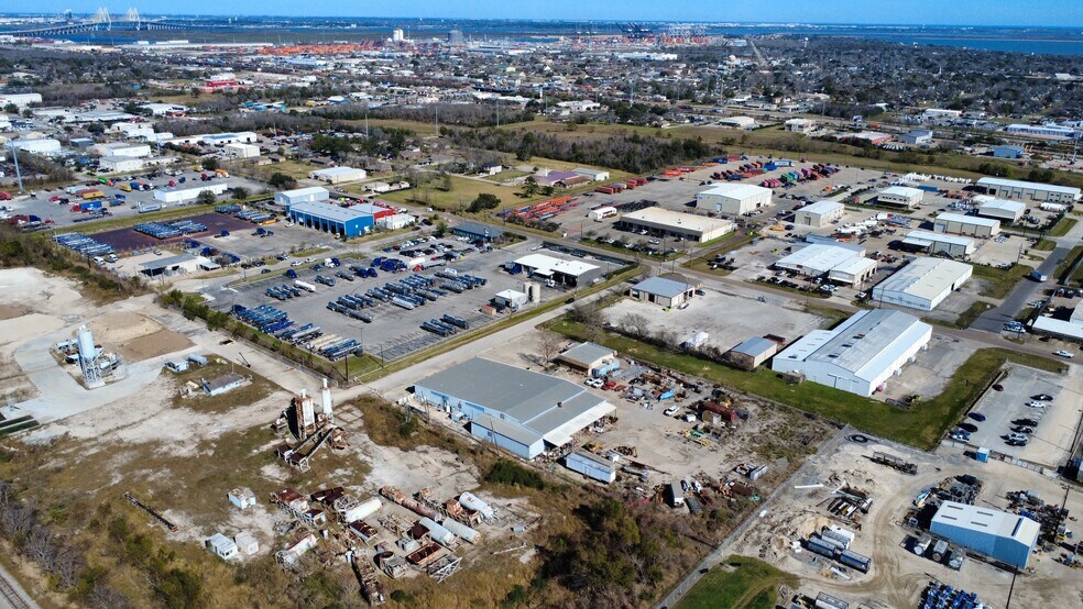 1831 W E St, La Porte, TX à louer - Photo du bâtiment - Image 3 de 4