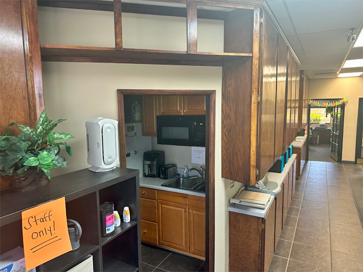 44288 Lowtree Ave, Lancaster, CA à vendre - Photo du bâtiment - Image 3 de 6