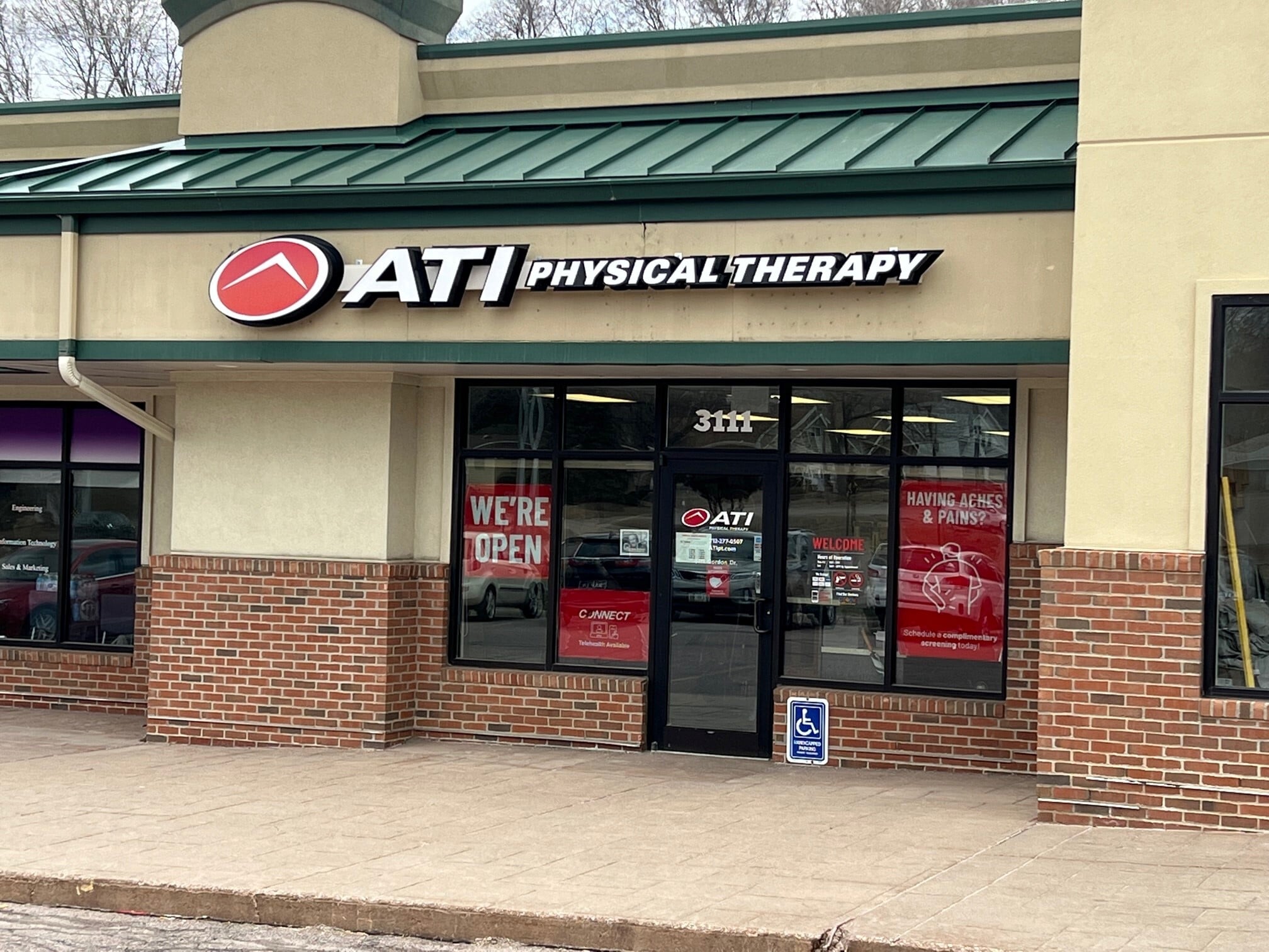 3103-3113 Gordon Dr, Sioux City, IA for lease Building Photo- Image 1 of 1