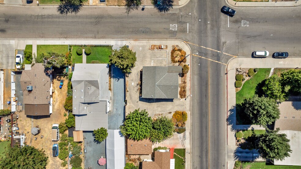 221 G St, Porterville, CA à vendre - Photo du bâtiment - Image 3 de 11