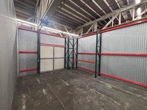 1919 Vineburn Ave, Los Angeles, CA for lease Interior Photo- Image 2 of 3