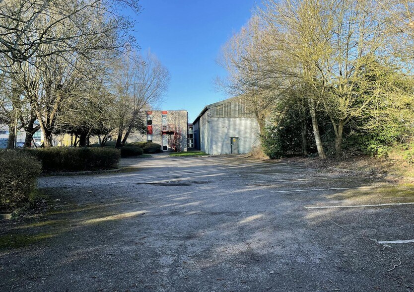 Faraday Rd, Swindon à vendre - Photo du bâtiment - Image 3 de 6