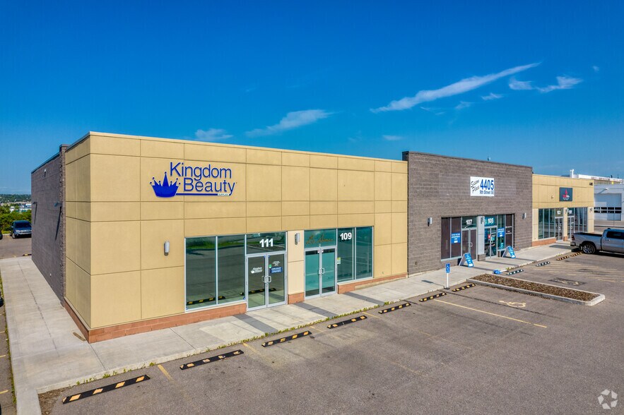 4405 9th St SE, Calgary, AB à vendre - Photo du bâtiment - Image 2 de 9