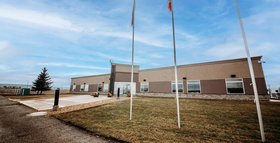 37 Vic Turner Airport Rd, Dawson Creek, BC for sale - Building Photo - Image 2 of 22