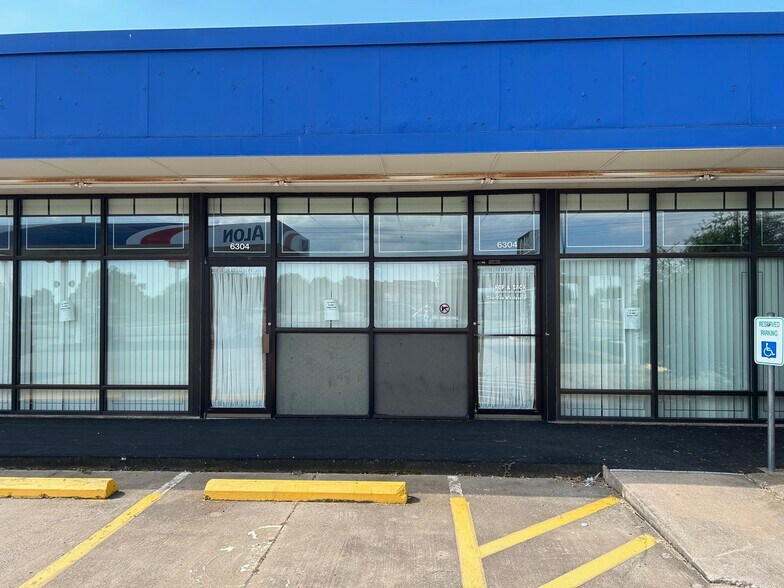 6304 NW Cache Rd, Lawton, OK à louer - Photo du bâtiment - Image 2 de 15