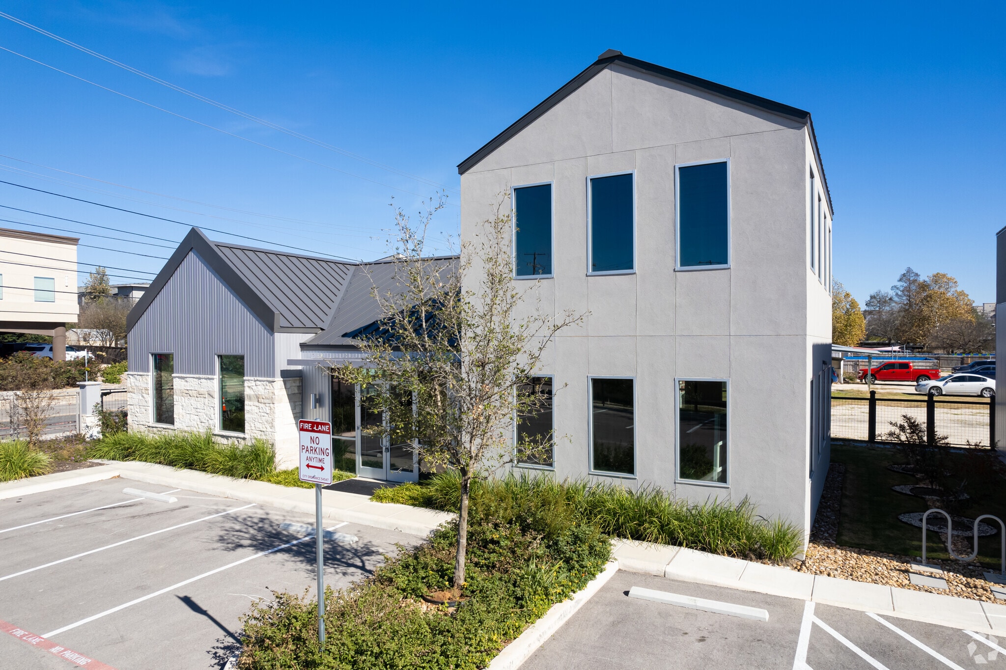 366 W Sunset Rd, San Antonio, TX for lease Primary Photo- Image 1 of 13