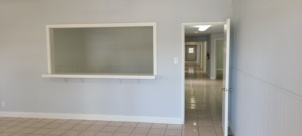 7021 Seville Ave, Huntington Park, CA à louer - Hall d’entrée - Image 2 de 15