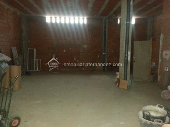 Commerce de détail dans Cáceres à louer - Photo du bâtiment - Image 2 de 2