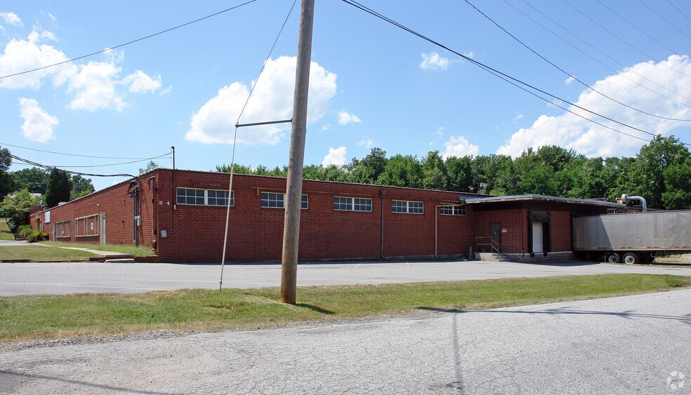 1104 W Ward Ave, High Point, NC à vendre - Photo principale - Image 1 de 4