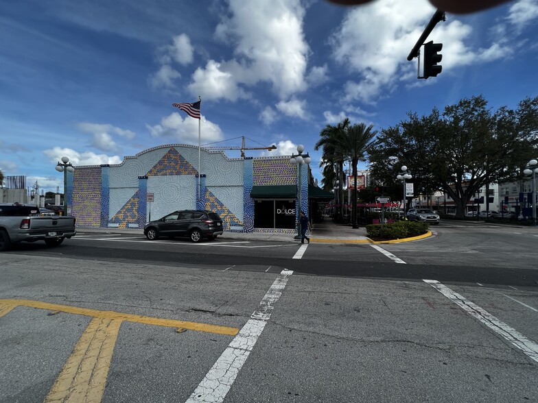 2033-2051 Hollywood Blvd, Hollywood, FL for sale - Building Photo - Image 3 of 16