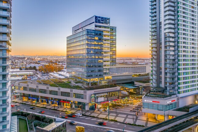 Plus de détails pour 450 SW Marine Dr, Vancouver, BC - Coworking à louer