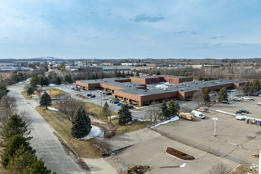 44696-44808 Helm St, Plymouth, MI à louer - Aérien - Image 3 de 10