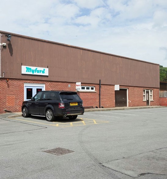 Burnley Rd, Mytholmroyd for lease - Building Photo - Image 3 of 10