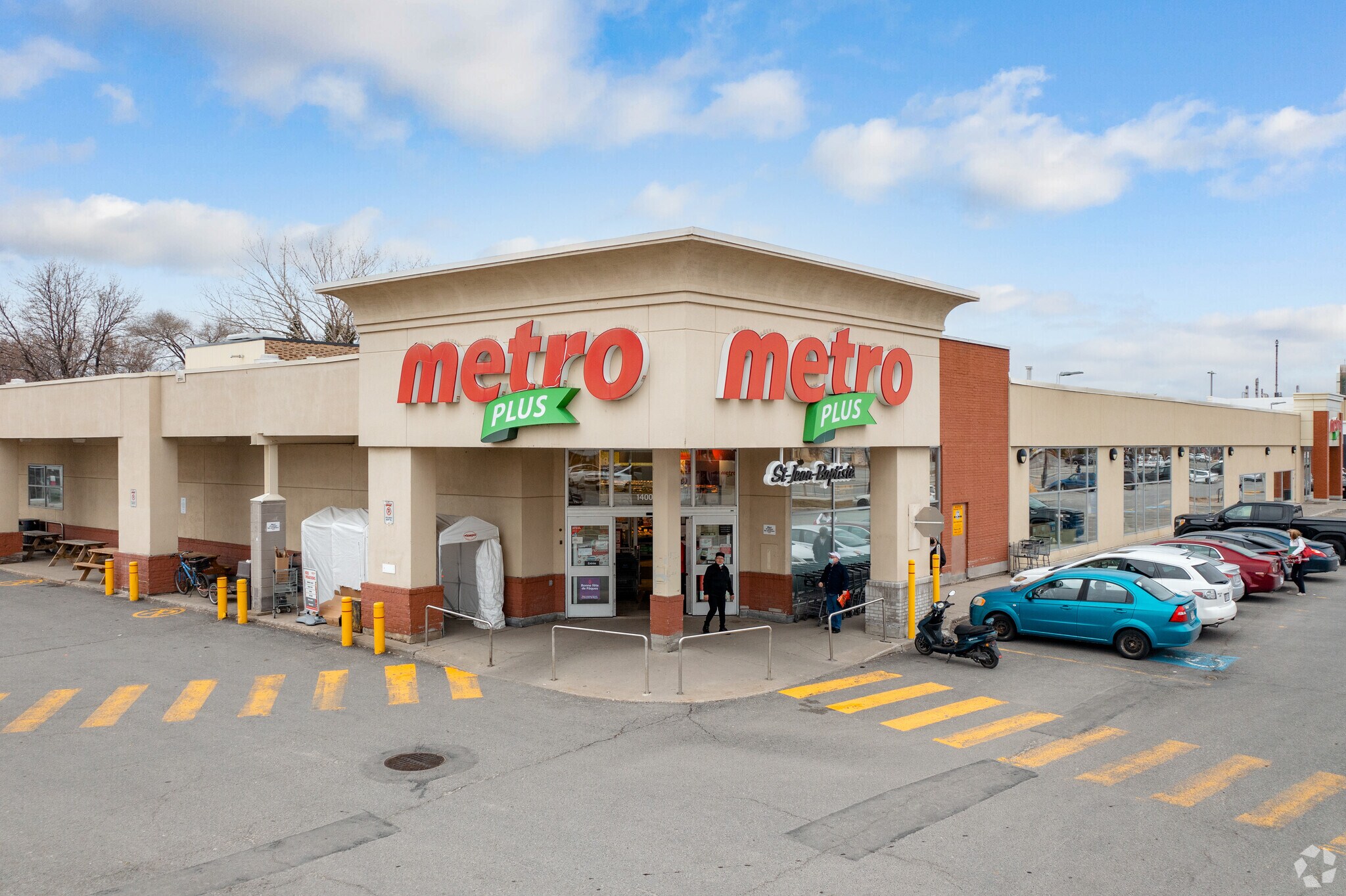 1300-1400 Boul Saint-Jean-Baptiste, Montréal, QC for sale Primary Photo- Image 1 of 1