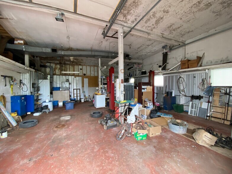 9281 Highway 215, Maitland, NS à vendre - Photo du bâtiment - Image 3 de 5