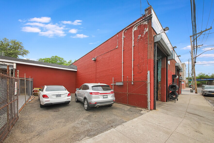 1960 Richmond Ter, Staten Island, NY for lease - Building Photo - Image 3 of 11