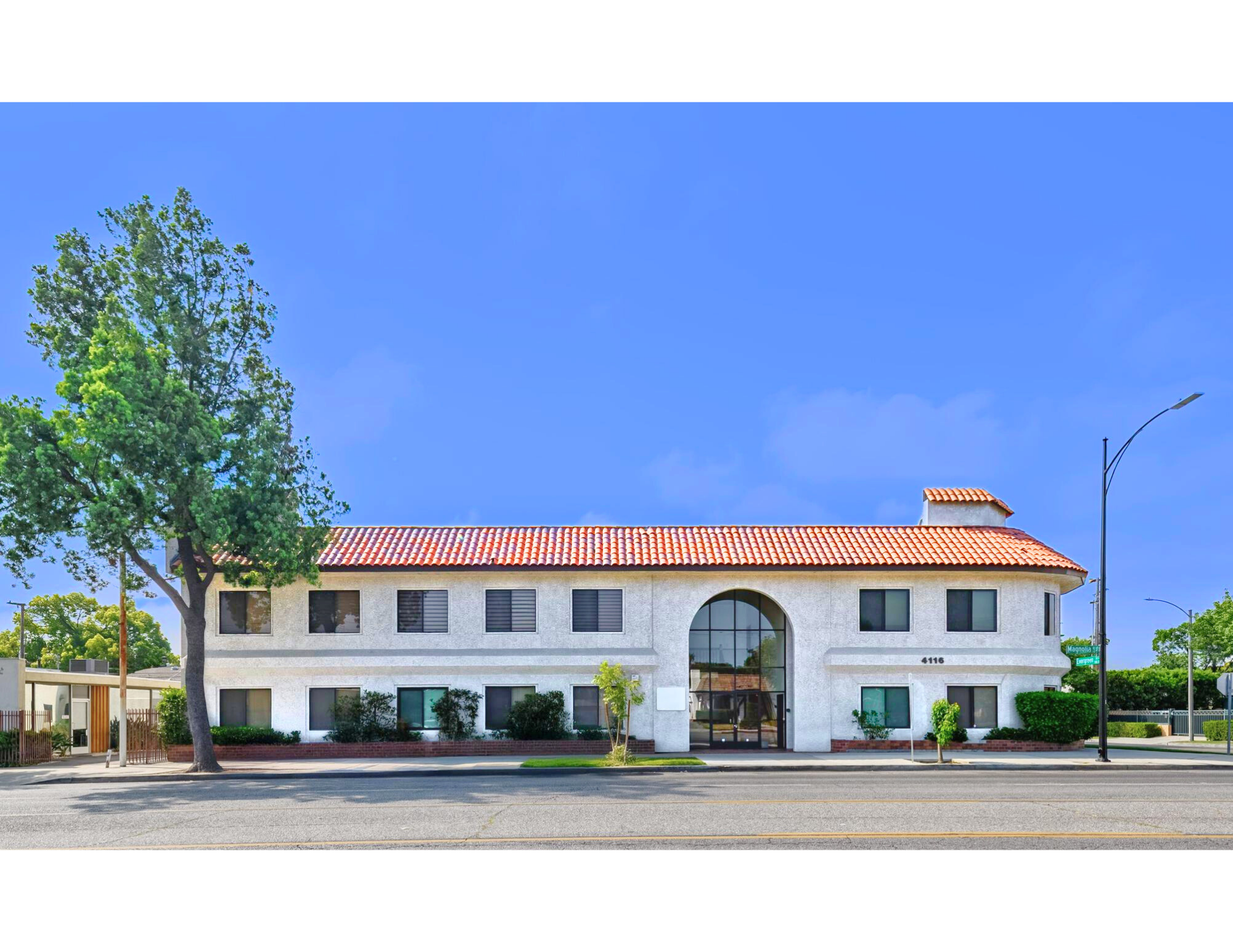 4116 W Magnolia Blvd, Burbank, CA à vendre Photo principale- Image 1 de 11