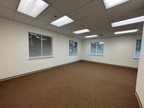 540 Lippincott Dr, Marlton, NJ for lease Interior Photo- Image 2 of 3