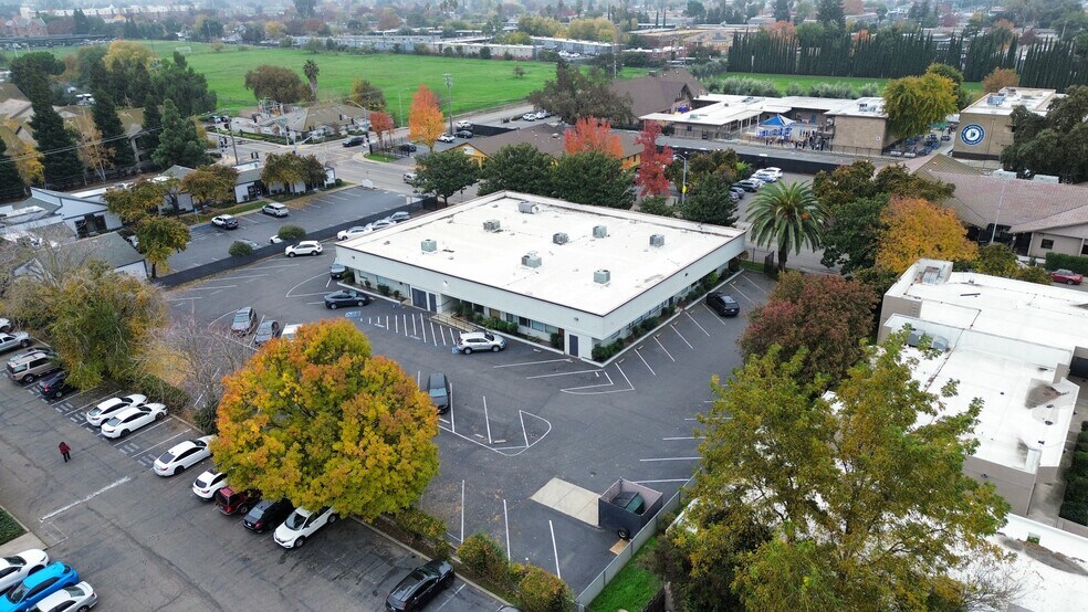4534 Precissi Ln, Stockton, CA à louer - Photo du bâtiment - Image 2 de 9