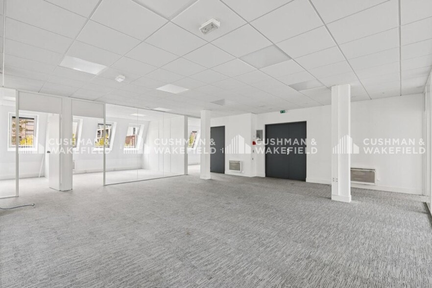 52-54 Rue Du Capitaine Guynemer, Courbevoie à louer - Photo intérieure - Image 3 de 14