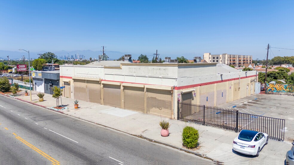 7300 S Western Ave, Los Angeles, CA à louer - Photo principale - Image 1 de 10