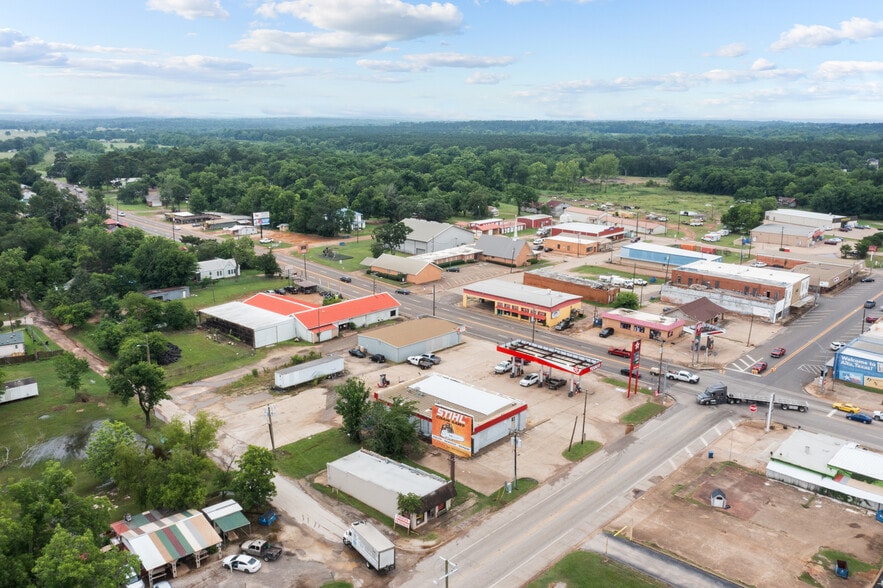 105 S Marcus St, Alto, TX for sale - Building Photo - Image 2 of 9