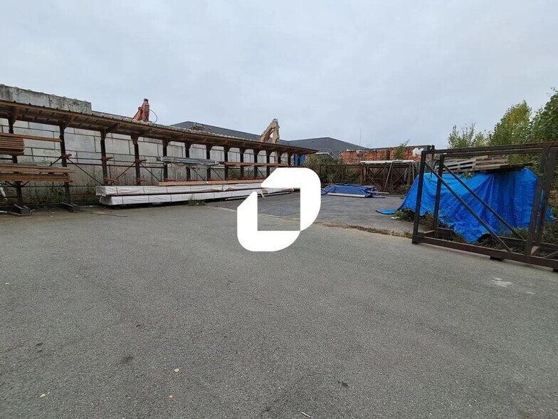 151 Rue Des Famards, Fretin à louer - Photo du bâtiment - Image 2 de 9