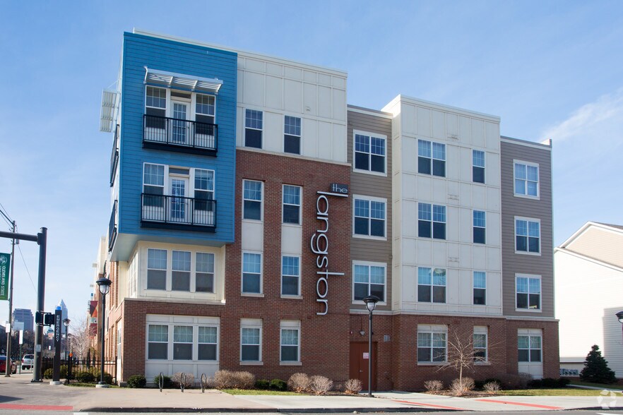 2303 Chester Ave, Cleveland, OH for lease - Building Photo - Image 1 of 16