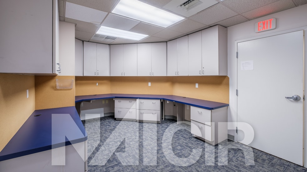 2626 N 3rd St, Harrisburg, PA for lease - Interior Photo - Image 2 of 12