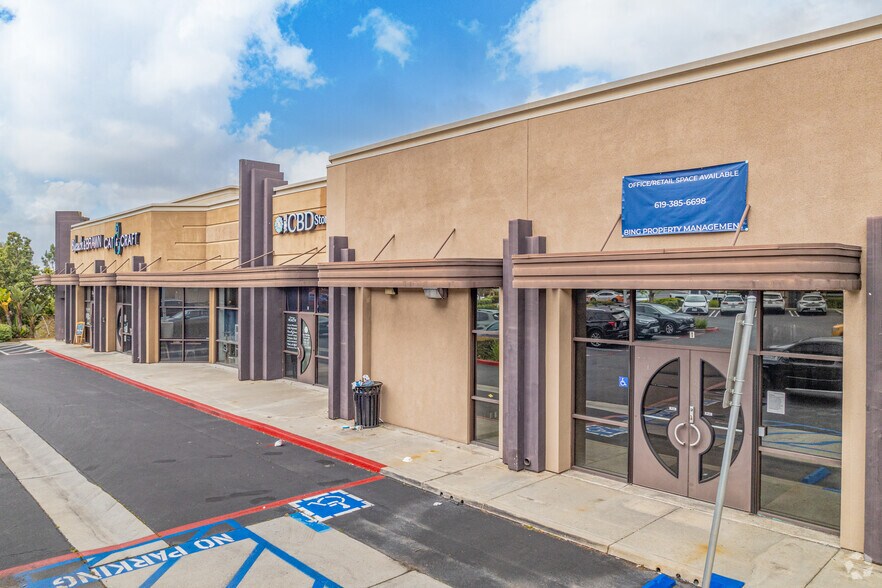 3211-3295 Business Park Dr, Vista, CA à louer - Photo du bâtiment - Image 2 de 11
