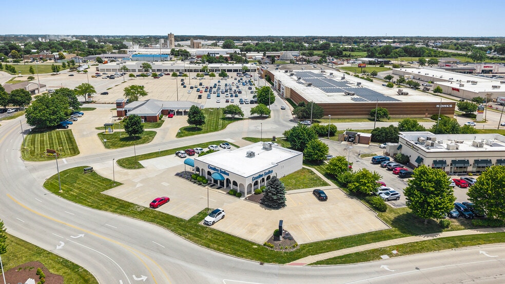1905 Convenience Pl, Champaign, IL à vendre - Photo du bâtiment - Image 2 de 3