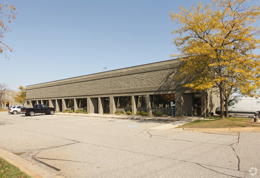 50220-50230 Dennis Industrial Ct, Wixom, MI à louer - Photo principale - Image 1 de 4