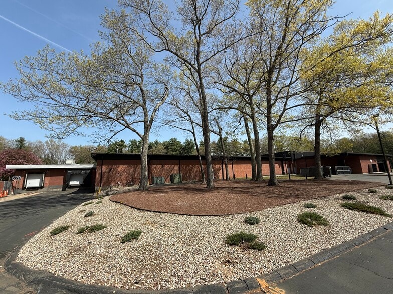 50 Tower Ln, Avon, CT for lease - Building Photo - Image 3 of 16