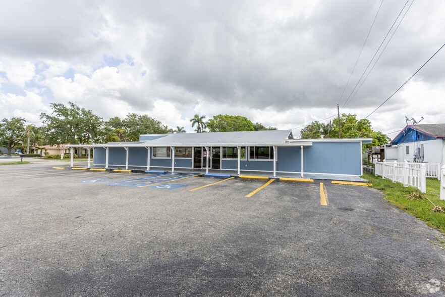 16641 San Carlos Blvd, Fort Myers, FL à vendre - Photo du bâtiment - Image 3 de 3