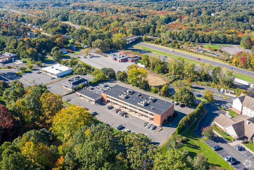 714-742 West St, Southington, CT à vendre - Aérien - Image 3 de 7