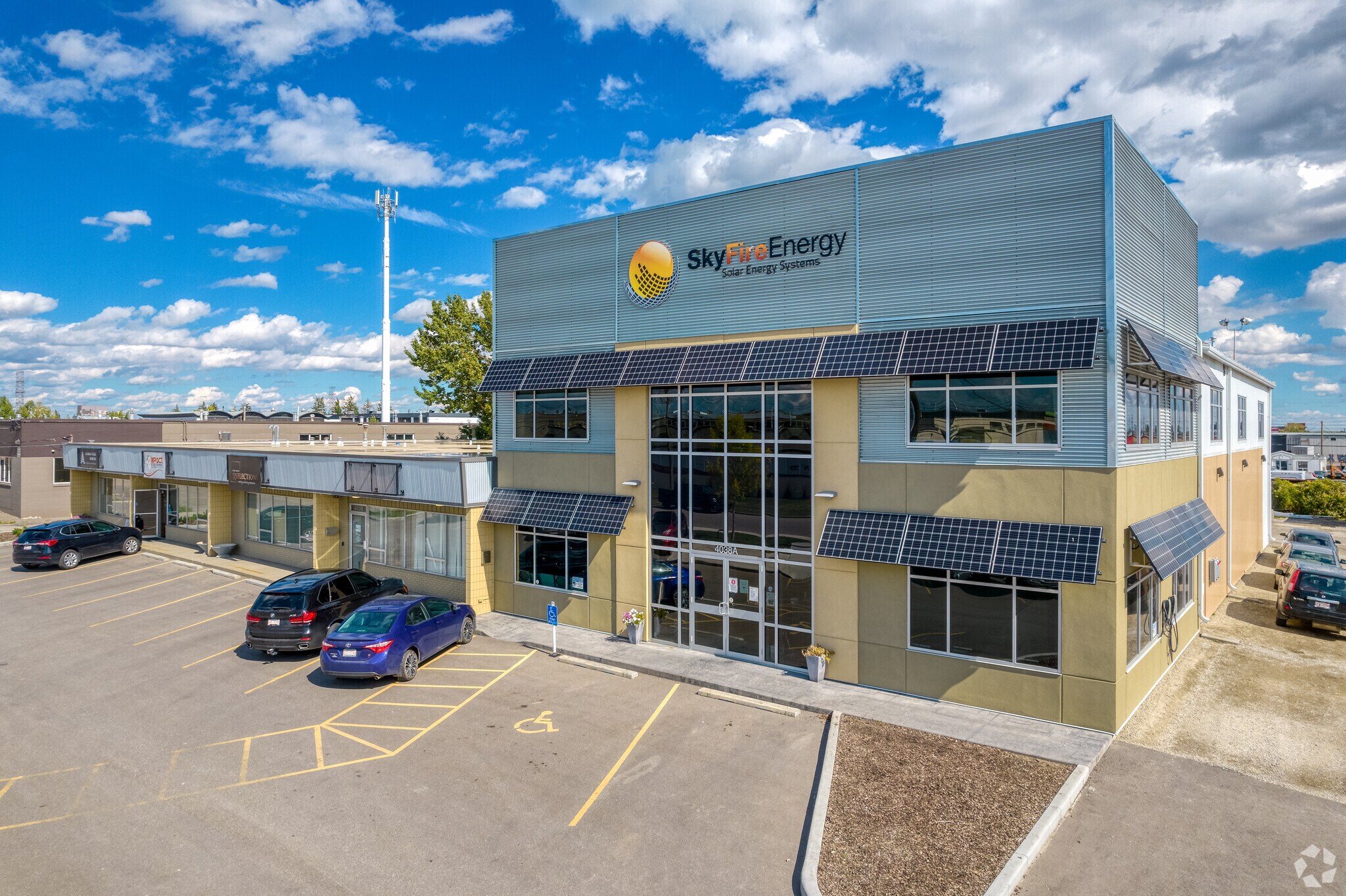 4032-4038 7th St SE, Calgary, AB à vendre Photo principale- Image 1 de 1