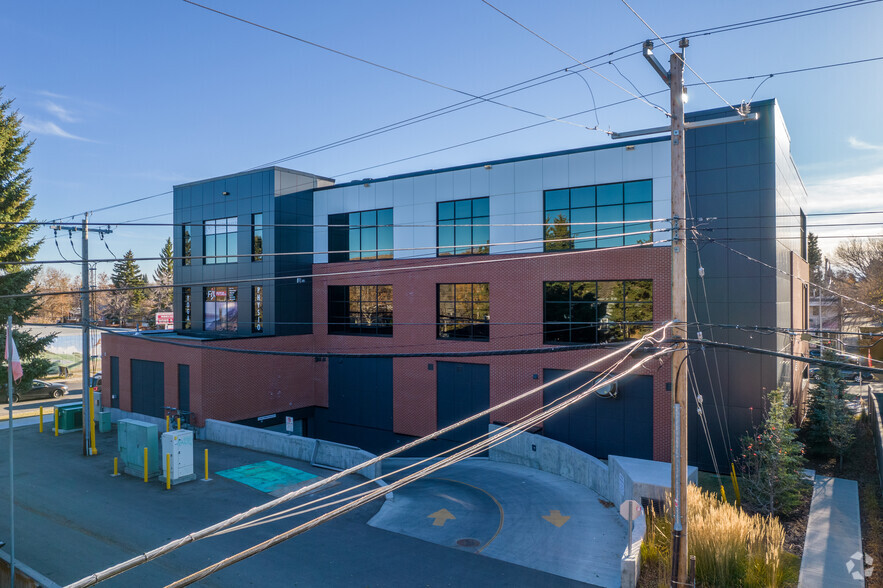 4503 Brisebois Dr NW, Calgary, AB for lease - Building Photo - Image 3 of 5