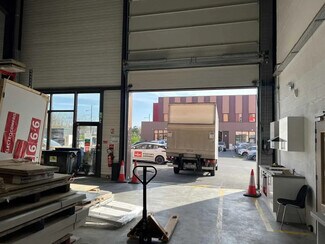 Plus de détails pour Bureau, Local d'activités à louer