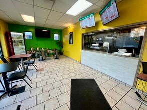 1233 Larpenteur Ave W, Roseville, MN for lease Interior Photo- Image 2 of 2